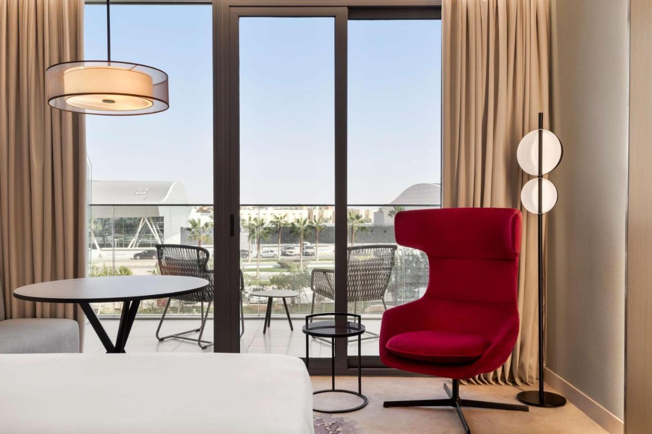 Radisson Blu Hotel Riyadh Convention And Exhibition Center ภายนอก รูปภาพ A room at the hotel