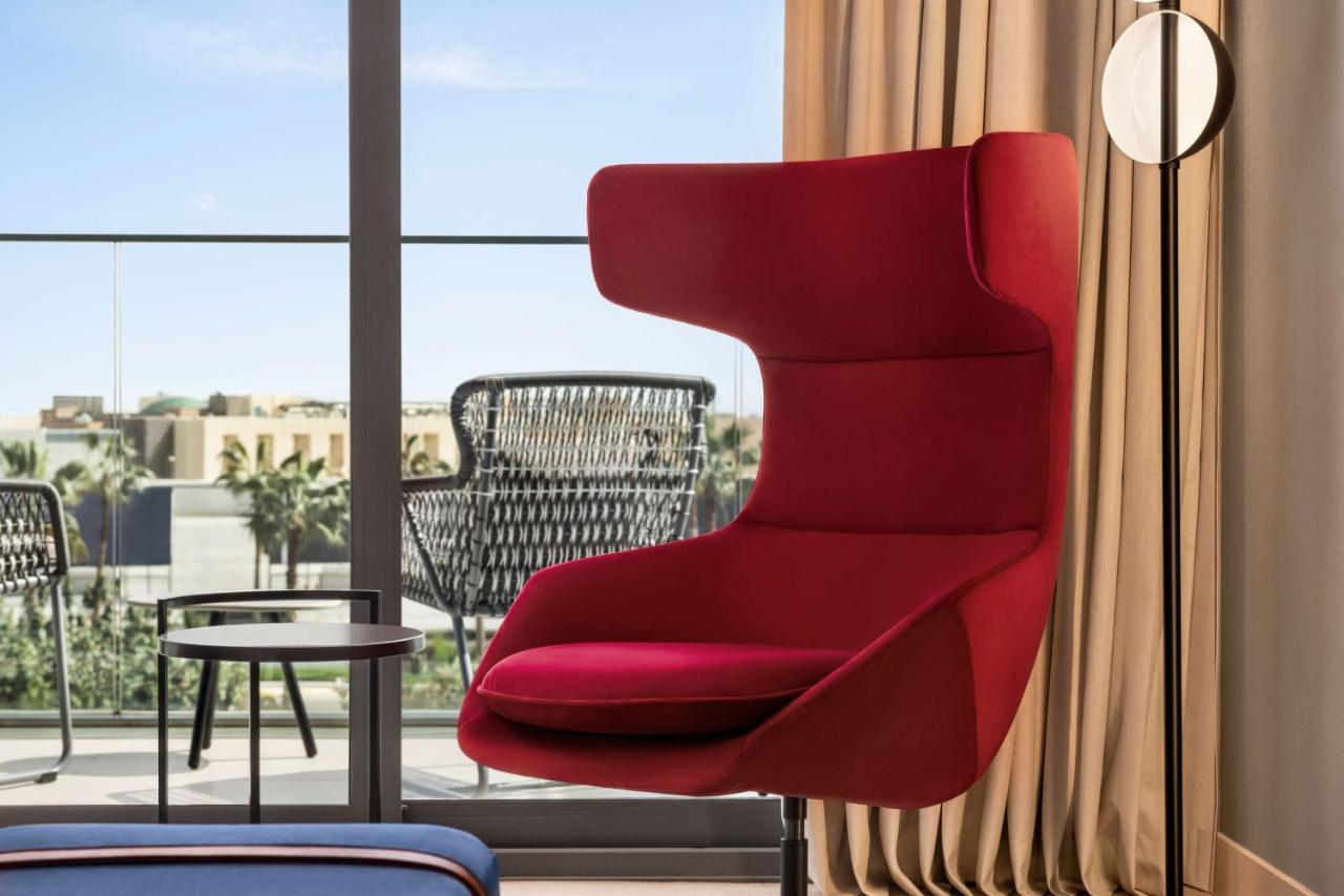 Radisson Blu Hotel Riyadh Convention And Exhibition Center ภายนอก รูปภาพ The DIVA armchair