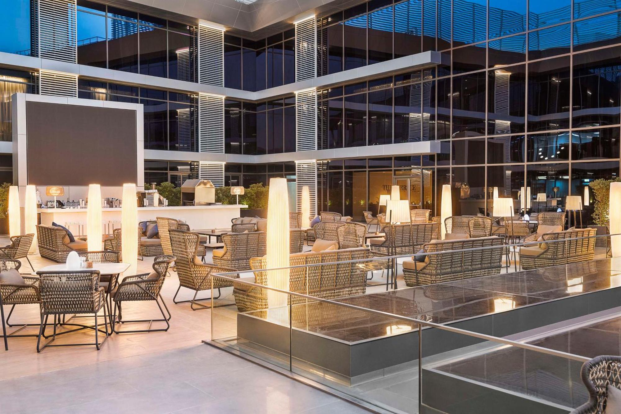 Radisson Blu Hotel Riyadh Convention And Exhibition Center ภายนอก รูปภาพ The interior of the hotel