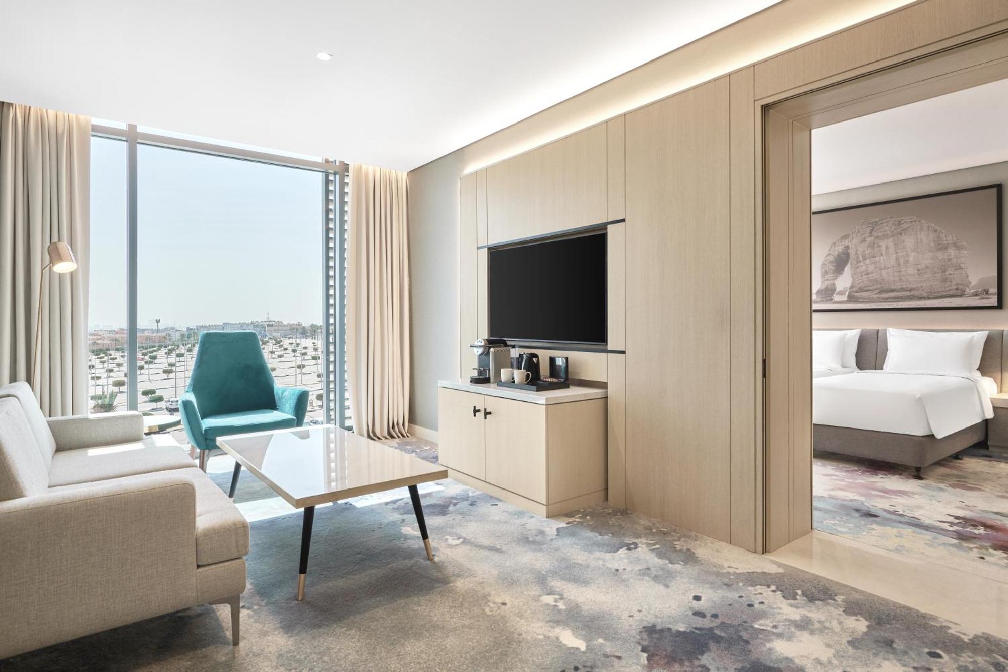 Radisson Blu Hotel Riyadh Convention And Exhibition Center ภายนอก รูปภาพ Suite