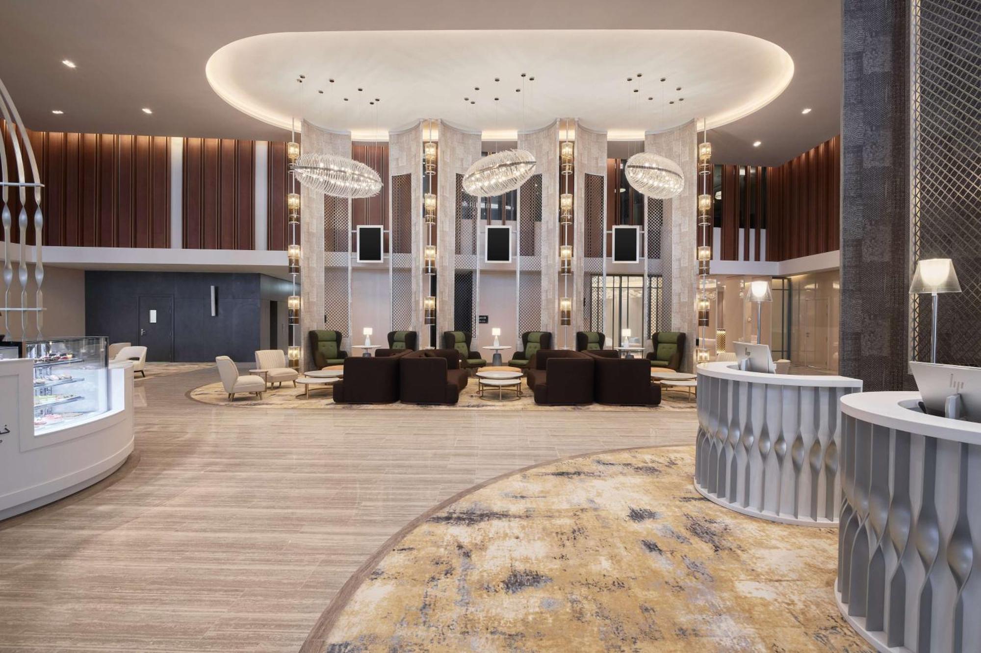 Radisson Blu Hotel Riyadh Convention And Exhibition Center ภายนอก รูปภาพ The lobby of the hotel